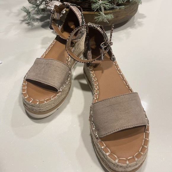 Women’s Jean Snake Print Espadrille Wedges - Picture 2 of 6